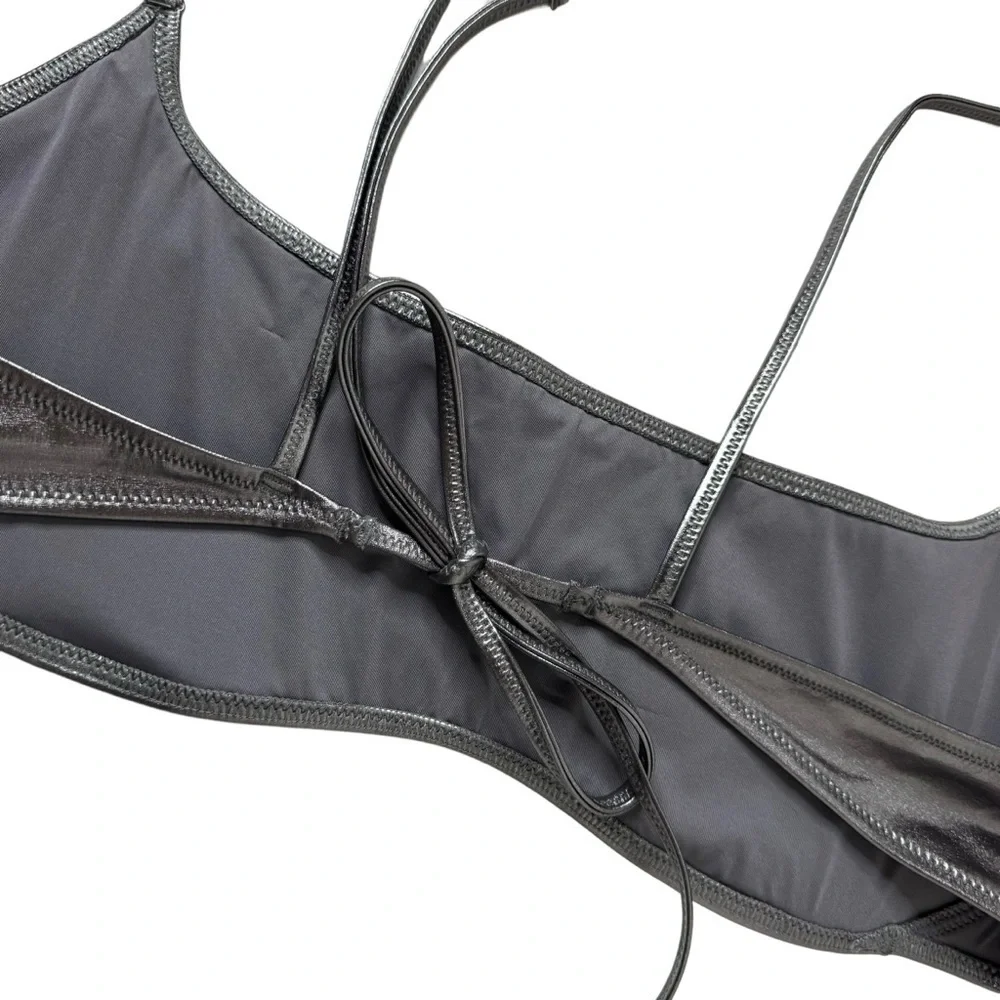Skims Micro Scoop Bikini Top in Carbon Metallic 3X